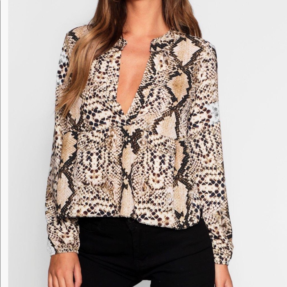 Snake print top